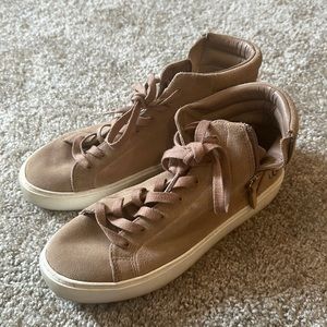 Brown UGG casual sneakers